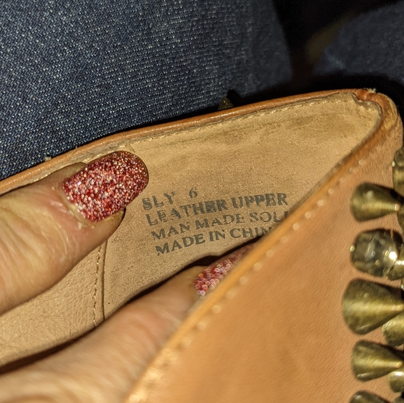 ZIGIny Sly Tan Pumps - Picture 8 of 8